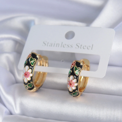 Mey İthalat® Pirinç Gold Renk Siyah Çiçek İşleme Kadın Küpe