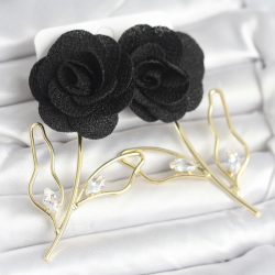 Mey İthalat® Pirinç Gold Renk Siyah Gül Model Kadın Küpe