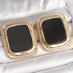 Mey İthalat® Pirinç Gold Renk Siyah Mineli Kare Model Kadın Küpe