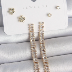 Mey İthalat® Pirinç Gold Renk Su Yolu Zirkon Taşlı Sallantı Model Çiçek Detay 925 Ayar Gümüş Çivi Kadın Küpe Seti