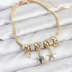 Mey İthalat® Pirinç Gold Renk Yıldız Model Charmlı Kadın Bileklik