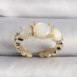 Mey İthalat® Pirinç Gold Renk Zirkon Taş Detaylı Beyaz Sedefli VIP Seri Kadın Yüzük