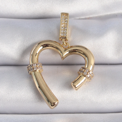 Mey İthalat® Pirinç Gold Renk Zirkon Taş Detaylı Kalp Figür Ajda Charm