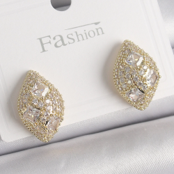 Mey İthalat® Pirinç Gold Renk Zirkon Taş İşlemeli Damla Model Kadın Küpe