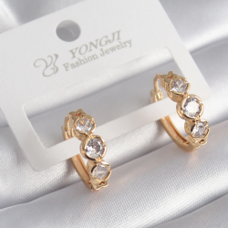 Mey İthalat® Pirinç Gold Renk Zirkon Taşı Kalp Detay Kadın Küpe