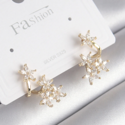 Mey İthalat® Pirinç Gold Renk Zirkon Taşlı Çiçek Tasarım Kadın Küpe