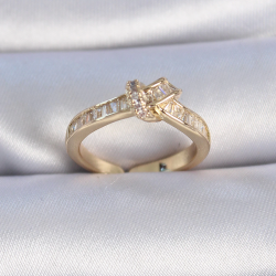 Mey İthalat® Pirinç Gold Renk Zirkon Taşlı Düğüm Model Kadın Yüzük