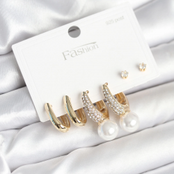 Mey İthalat® Pirinç Gold Renk Zirkon Taşlı İnci Detaylı 925 Ayar Gümüş Çivili Kadın Küpe Seti