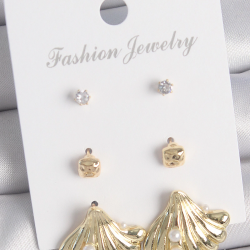 Mey İthalat® Pirinç Gold Renk Zirkon Taşlı İnci Detaylı Deniz Kabuğu Model 3 Çift Kadın Küpe Seti