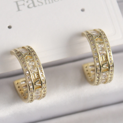 Mey İthalat® Pirinç Gold Renk Zirkon Taşlı İşleme Detay Halka Model Kadın Küpe