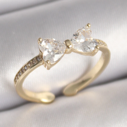 Mey İthalat® Pirinç Gold Renk Zirkon Taşlı Kalp Fiyonk Model Kadın Yüzük