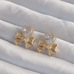 Mey İthalat® Pirinç Gold Renk Zirkon Taşlı Kalp Model Fiyonk Küpe