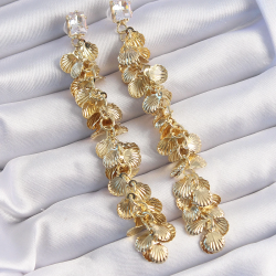 Mey İthalat® Pirinç Gold Renk Zirkon Taşlı Minimal Deniz Kabuklu Sallantılı Küpe