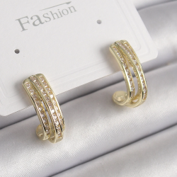 Mey İthalat® Pirinç Gold Renk Zirkon Taşlı Yarım Halka Model Kadın Küpe