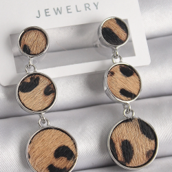 Mey İthalat® Pirinç Gümüş Renk 3'Lü Daire Plaka Leopar Desenli Kadın Küpe