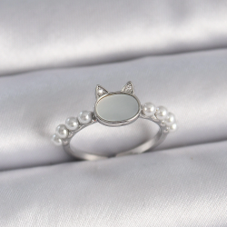 Mey İthalat® Pirinç Gümüş Renk Ayarlanabilir Beyaz Mineli Kedi Model İnci Detay Kadın Yüzük
