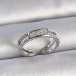 Mey İthalat® Pirinç Gümüş Renk Ayarlanabilir Sıralı İncili Zirkon Taşlı Kadın Yüzük