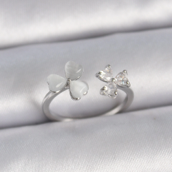 Mey İthalat® Pirinç Gümüş Renk Ayarlanabilir Zirkon Taşlı Beyaz Mineli Kalp Model Kadın Yüzük