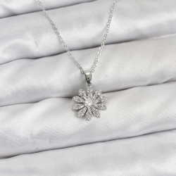 Mey İthalat® Pirinç Gümüş Renk Çiçek Model Kadın Kolye