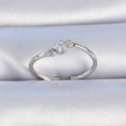 Mey İthalat® Pirinç Gümüş Renk Çiçek Model Zirkon Taş Detay Kadın Yüzük