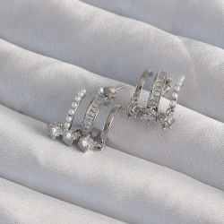 Mey İthalat® Pirinç Gümüş Renk İncili Çoklu Zirkon Taşlı Yarım Halka Küpe