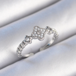 Mey İthalat® Pirinç Gümüş Renk İncili Yonca Model Zirkon Taş Detaylı Kadın Yüzük