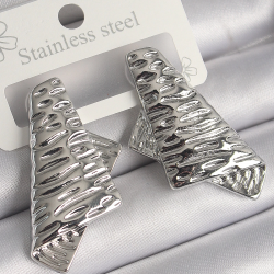 Mey İthalat® Pirinç Gümüş Renk İşleme Detaylı Katlanmış Kare Plaka Model Kadın Küpe