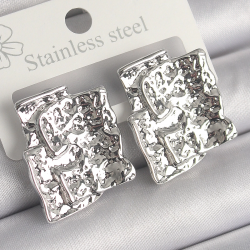 Mey İthalat® Pirinç Gümüş Renk İşlemeli Kare Plaka Model Kadın Küpe