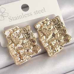 Mey İthalat® Pirinç Gümüş Renk İşlemeli Kare Plaka Model Kadın Küpe