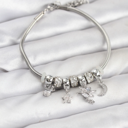Mey İthalat® Pirinç Gümüş Renk Kalpli Model Charmlı Kadın Bileklik