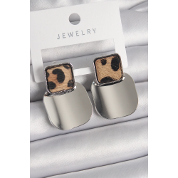 Mey İthalat® Pirinç Gümüş Renk Kare Plaka Leopar Desenli Kadın Küpe