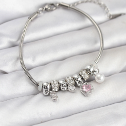 Mey İthalat® Pirinç Gümüş Renk Pembe Kalp Charmlı Kadın Bileklik