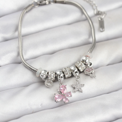 Mey İthalat® Pirinç Gümüş Renk Pembe Kelebek Charmlı Kadın Bileklik