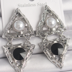 Mey İthalat® Pirinç Gümüş Renk Sallantı Üçgen Model İnci Detay Kadın Küpe