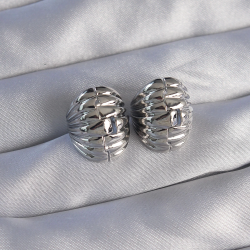 Mey İthalat® Pirinç Gümüş Renk Tırtıklı Minimal Bombeli Tasarım Küpe