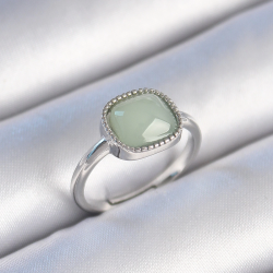 Mey İthalat® Pirinç Gümüş Renk Yeşil Kare Mineli Kadın Yüzük