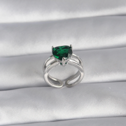 Mey İthalat® Pirinç Gümüş Renk Yeşil Zirkon Taşlı Tek Taş Model Kadın Yüzük