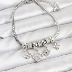 Mey İthalat® Pirinç Gümüş Renk Yonca Model Kadın Bileklik