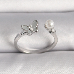 Mey İthalat® Pirinç Gümüş Renk Zirkon Taş Detaylı Beyaz Mineli Kelebek Figür İnci Detay Ayarlanabilir Yüzük