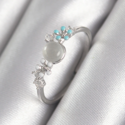 Mey İthalat® Pirinç Gümüş Renk Zirkon Taş Detaylı Beyaz Sedefli Çiçek Model Kadın Yüzük