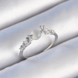 Mey İthalat® Pirinç Gümüş Renk Zirkon Taşlı Beyaz Mineli Kelebek Detay Kadın Yüzük