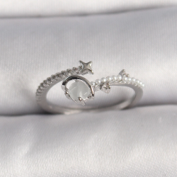 Mey İthalat® Pirinç Gümüş Renk Zirkon Taşlı Beyaz Mineli Yıldız Detay Ayarlanabilir Kadın Yüzük