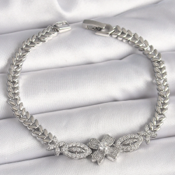 Mey İthalat® Pirinç Gümüş Renk Zirkon Taşlı Çiçek Figür Arpa Zincir Model Kadın Bileklik