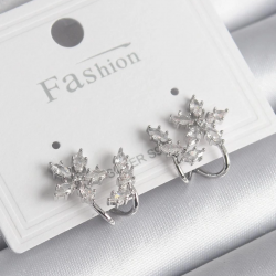 Mey İthalat® Pirinç Gümüş Renk Zirkon Taşlı Çiçek Model Kadın Küpe