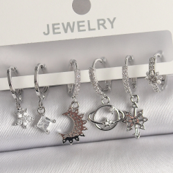 Mey İthalat® Pirinç Gümüş Renk Zirkon Taşlı Gezgen Model Kadın Küpe Seti