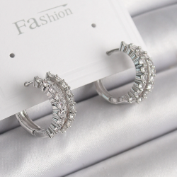 Mey İthalat® Pirinç Gümüş Renk Zirkon Taşlı Halka Model Kadın Küpe