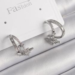 Mey İthalat® Pirinç Gümüş Renk Zirkon Taşlı Halka Model Sallantı Yıldız Detay Kadın Küpe