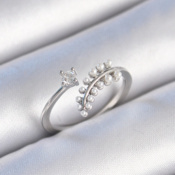 Mey İthalat® Pirinç Gümüş Renk Zirkon Taşlı İncili Yaprak Model Kadın Yüzük