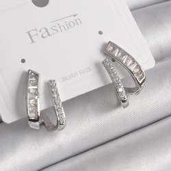 Mey İthalat® Pirinç Gümüş Renk Zirkon Taşlı Kadın Küpe