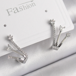 Mey İthalat® Pirinç Gümüş Renk Zirkon Taşlı Kadın Küpe